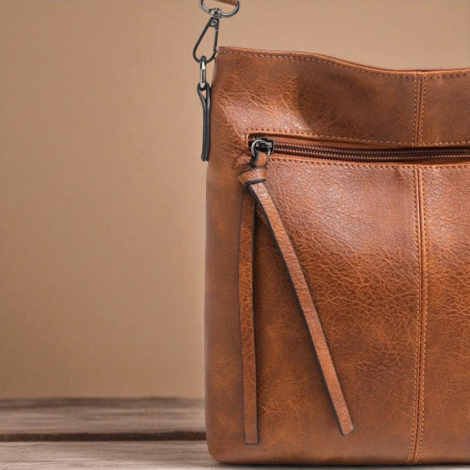 Janina Keturiakamp retro handtas